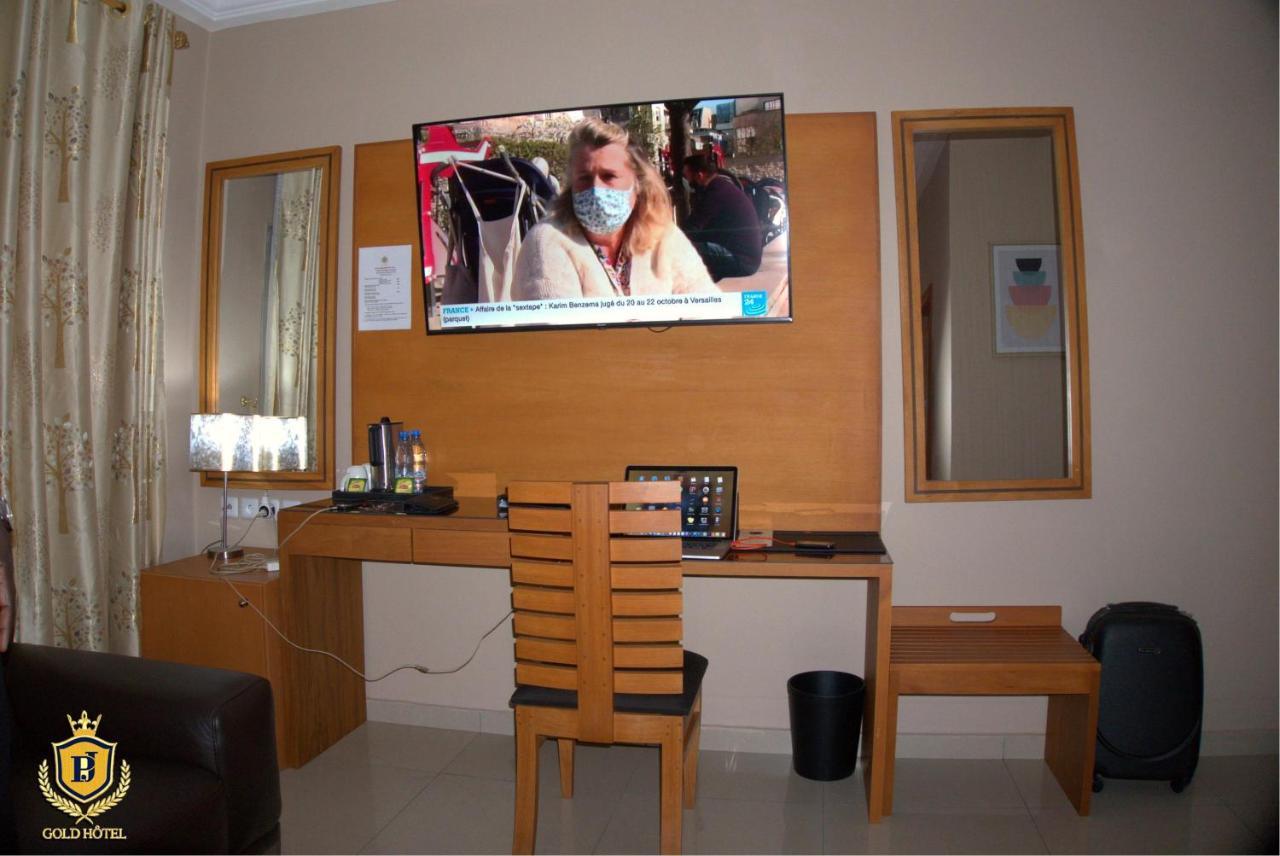 Gold Hotel Bafang Bagian luar foto