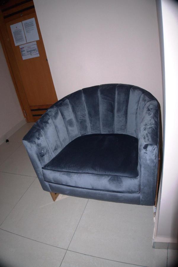 Gold Hotel Bafang Bagian luar foto