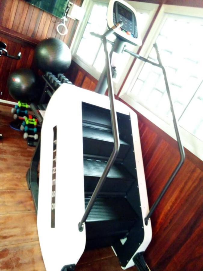 Gold Hotel Bafang Bagian luar foto